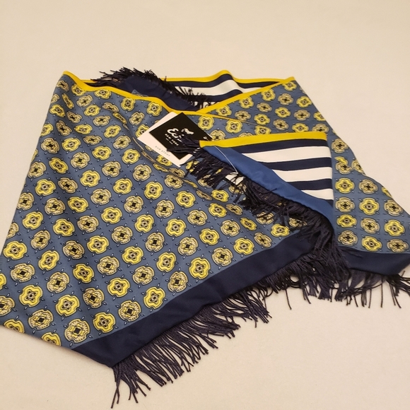 Reversible Scarf or Wrap - Picture 5 of 14